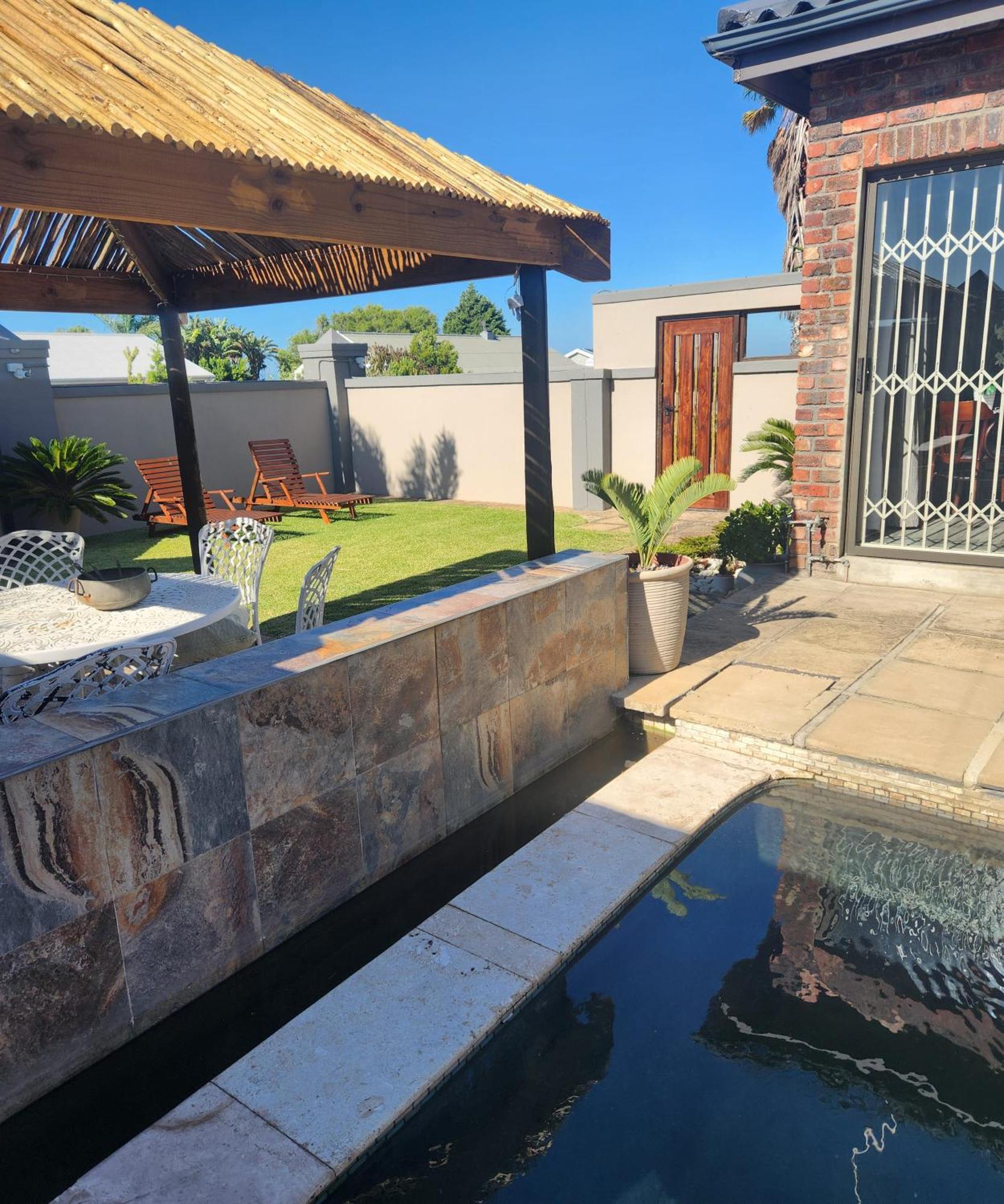 The Wooden Leg Guesthouse Kleinmond Eksteriør billede